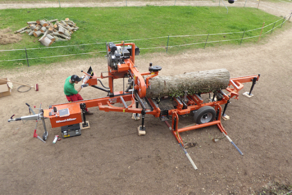 Luftaufnahme LT40 mit Nußbaum Luftaufnahme LT40 mit Nußbaum